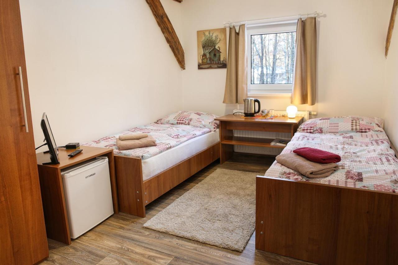 Penzion Tyra Trinec Exteriör bild