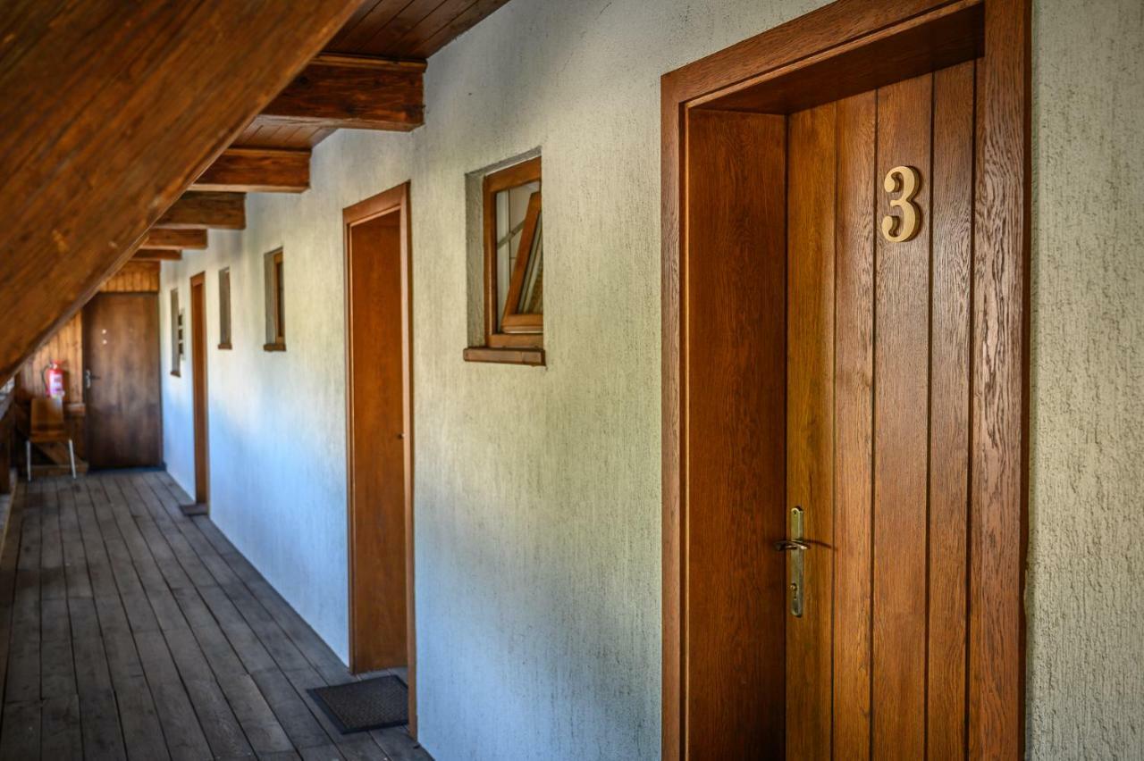 Penzion Tyra Trinec Exteriör bild