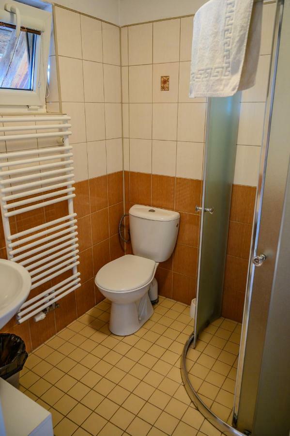 Penzion Tyra Trinec Exteriör bild